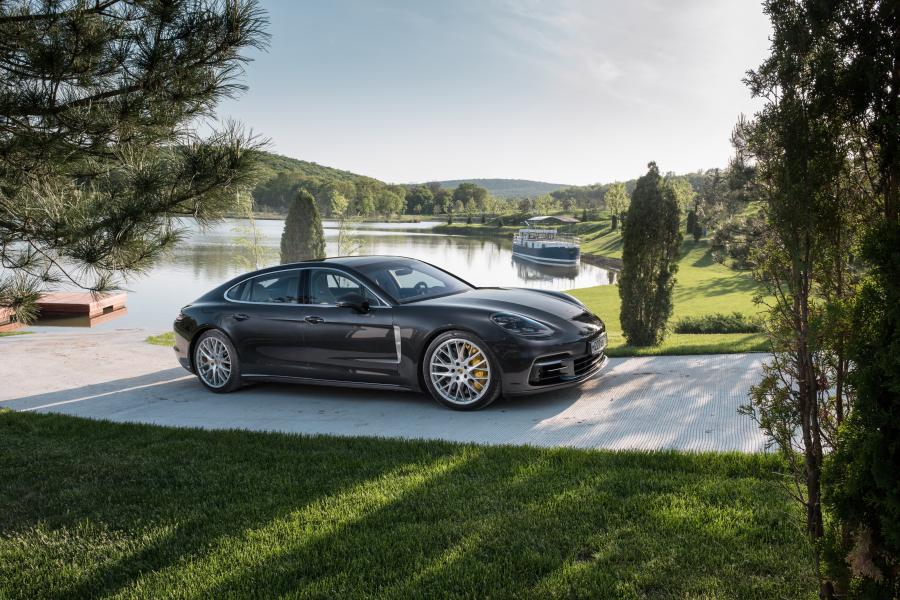  Porsche Panamera 4S 2016 года  (фото 39 из 65)